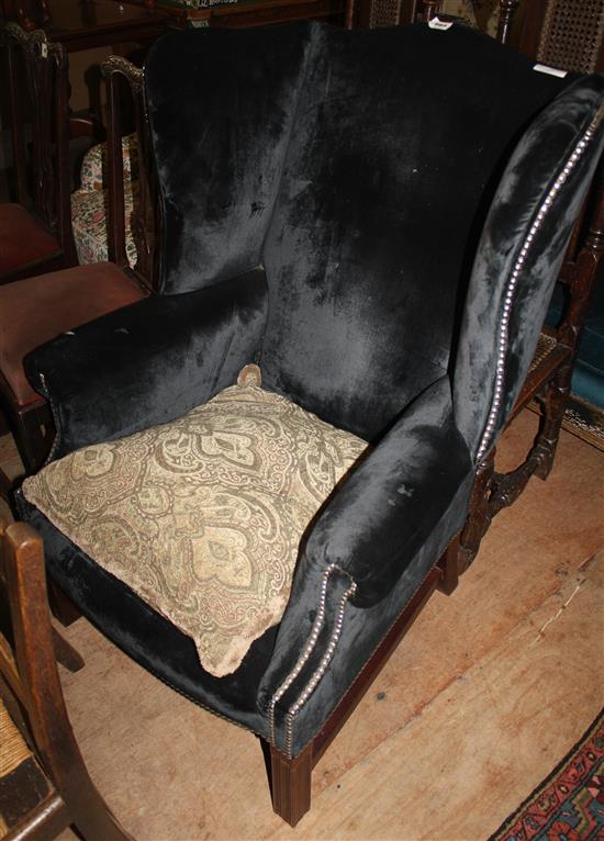 Wing armchair